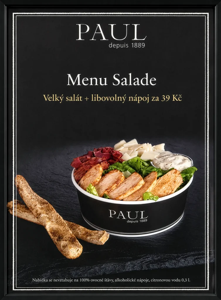 Kuřec&iacute; sal&aacute;t se slaninou, s&yacute;rem a pečivem na plak&aacute;tu zv&yacute;hodněn&eacute;ho menu